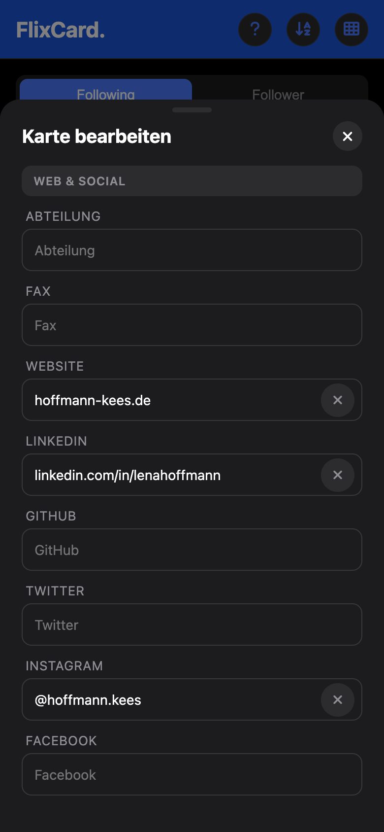 Karte bearbeiten in der App: Website, LinkedIn und Instagram eingetragen